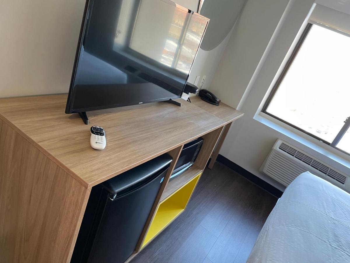 ניו יורק Days Inn & Suites By Wyndham Jamaica Jfk Airport מראה חיצוני תמונה